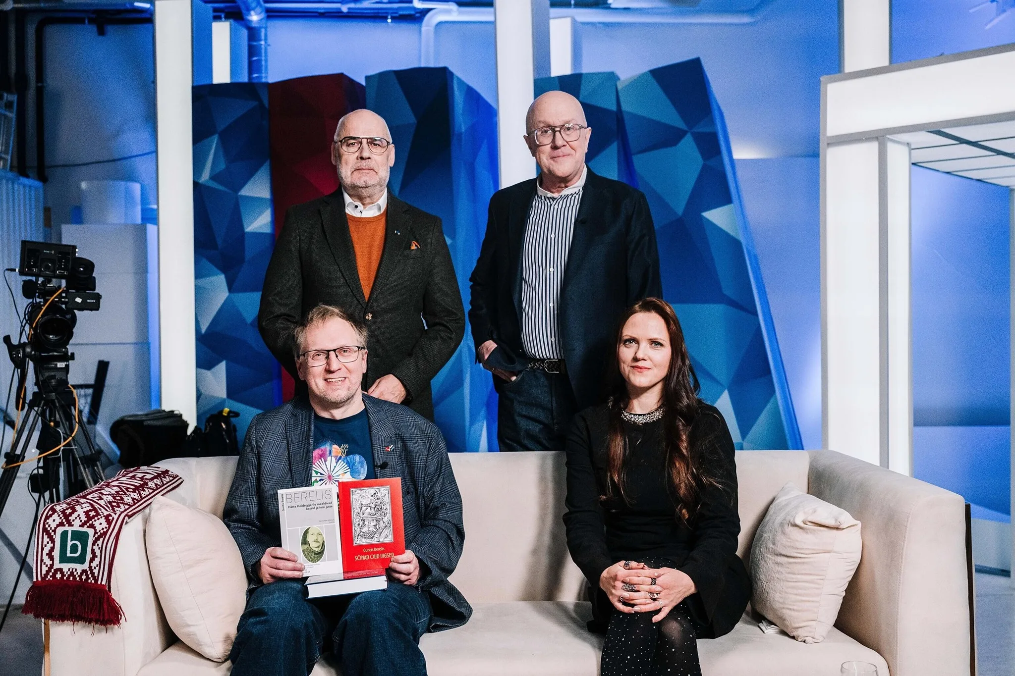 Presidendi raamatuklubi – Guntis Berelis „Härra Heideggerile meeldivad kassid ja teisi jutte“